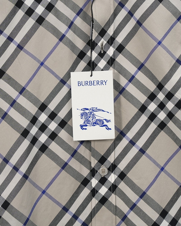 ブランドシャツ角部分ディテール